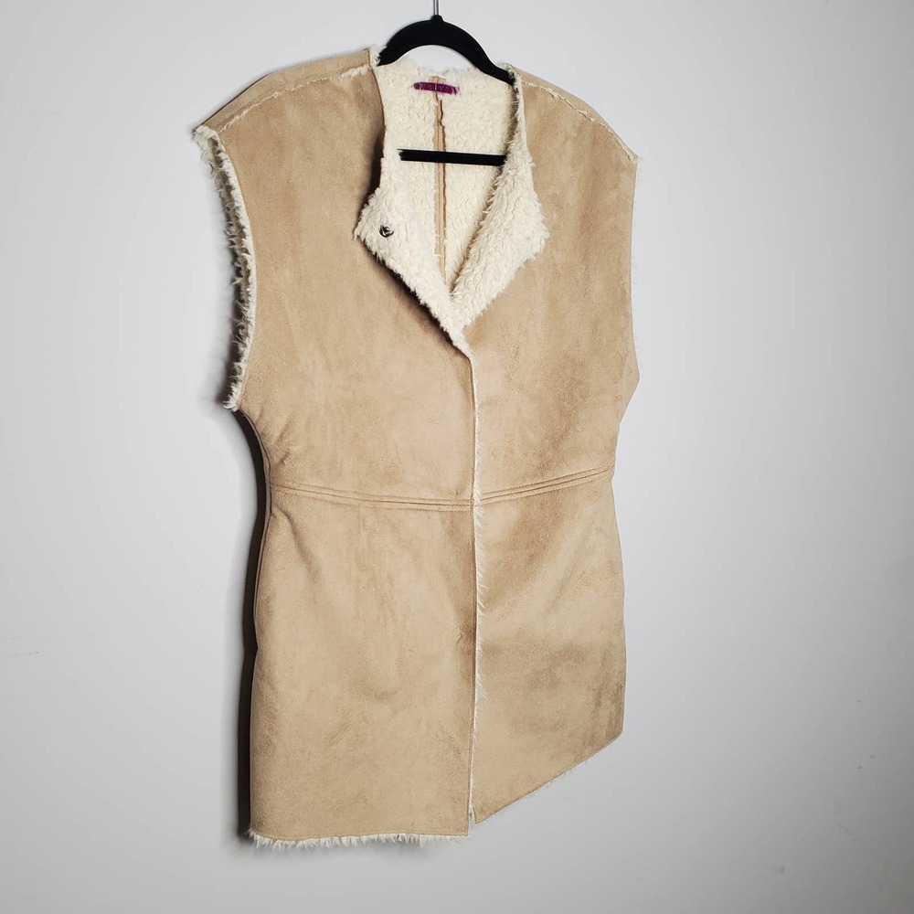 VELVET BY GRAHAM & SPENCER Cream Faux Fur Sleeveless Vest Sz S - Picture 2 of 8